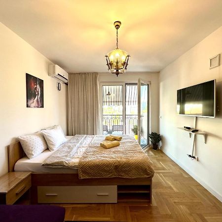 Yellowhouse Pristina Extérieur photo