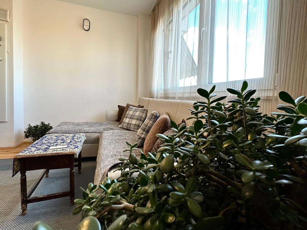 Yellowhouse Pristina Extérieur photo
