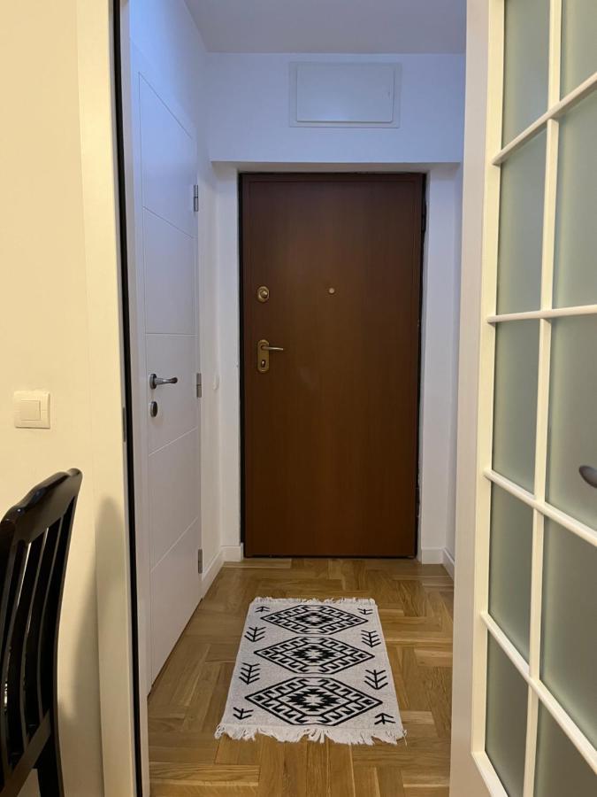 Yellowhouse Pristina Extérieur photo
