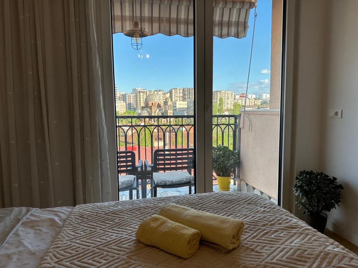 Yellowhouse Pristina Extérieur photo